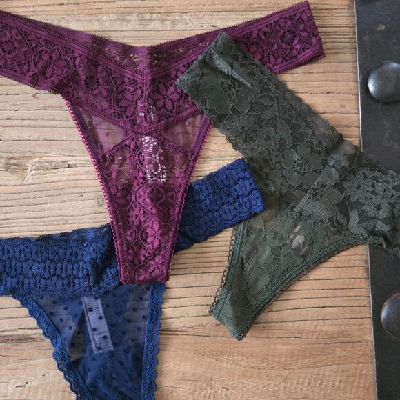 Victoria's Secret Lace Thong Bundle S New 3 pieces - Picture 4 of 5
